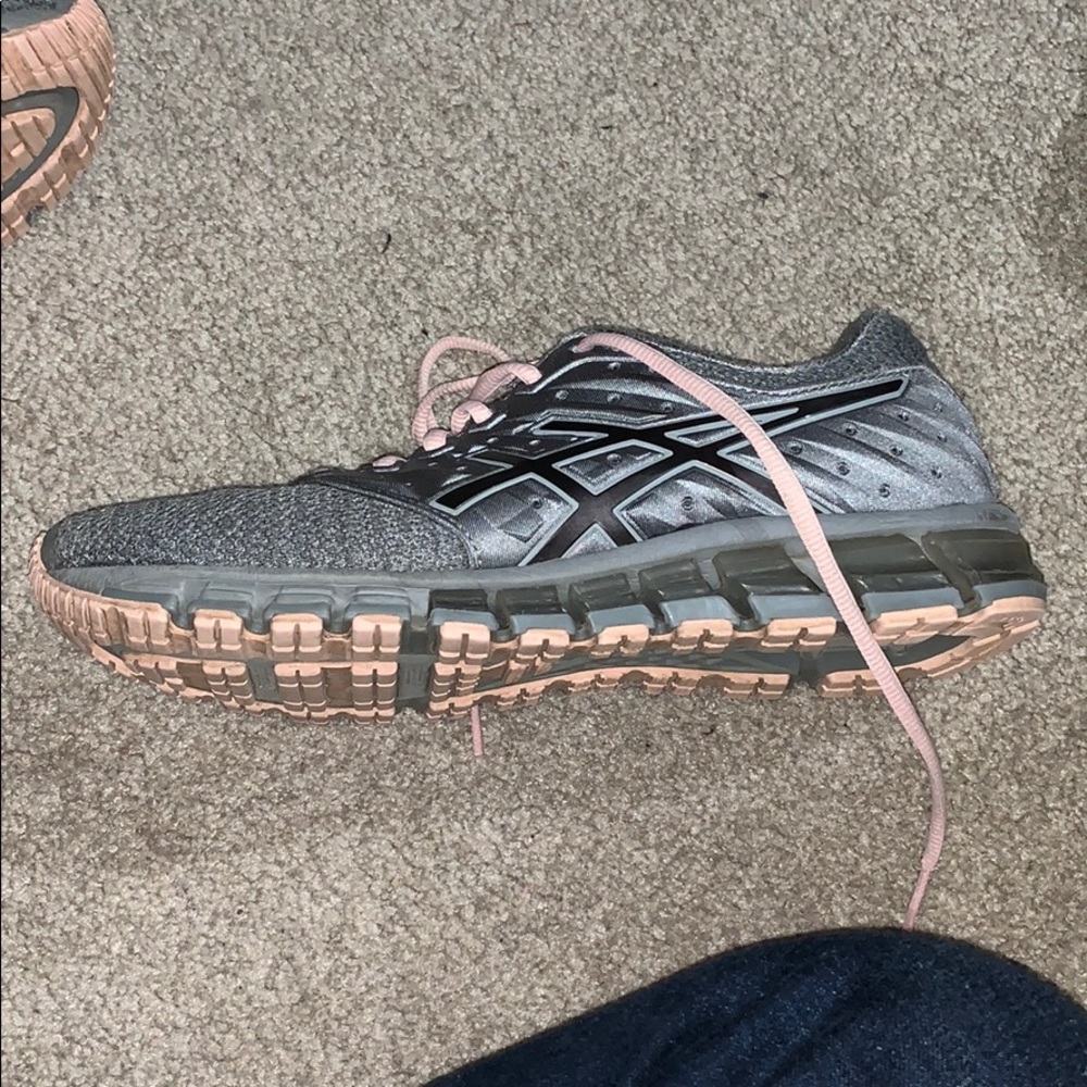 ASICS - Picture 3 of 5